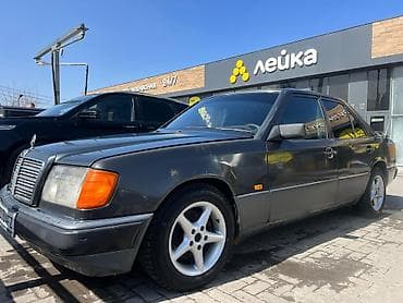 210 mers: Mercedes-Benz E-Class: 1992 г., 2 л, Механика, Бензин, Седан — 3