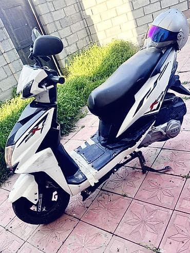 city coco: Скутер 50–125 см³ (вариатор), спортивный дизайн в чёрно‑белой — 1