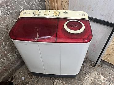 Техника для уборки: Стиральная машина в рабочем состоянии — включается и выполняет цикл — 1