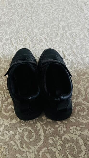 обувь женская большие размеры: Детские кроссовки, цвет черный. Носили пару раз, состояние как новое — 2