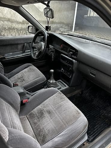 мазда 326: Mazda 626: 1987 г., 2 л, Механика, Бензин, Универсал — 5