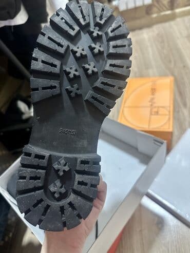 женские зимние сапоги из натуральной кожи и меха: Кожанные, В хорошем состоянии, очень мало носила — 2