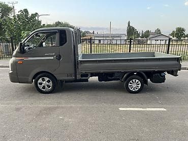 Жеңил жүк ташуучу унаа, Hyundai, Стандарт, 1,5 т, Колдонулган — 2