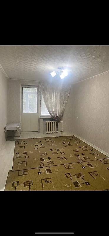 1 бөлмө, Менчик ээси, Эмерексиз