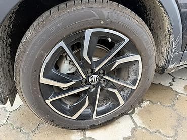 телефон для авто: MG ZS: 2024 г., Кроссовер — 3