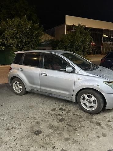 Toyota: Toyota Ist: 2002 г., 1.5 л, Автомат, Бензин, Хэтчбэк — 4