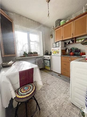 flat in osh: 2 комнаты, 45 м², 2 этаж, Косметический ремонт — 5