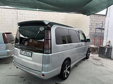 Honda Stepwgn: 2004 г., 2 л, Автомат, Бензин, Минивэн — 4
