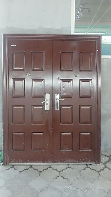 Металлические сейфовые двери