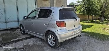 honda fit 2013: Toyota Yaris Verso: 2005 г., 1.3 л, Ручные, Бензин, Хэтчбэк — 5