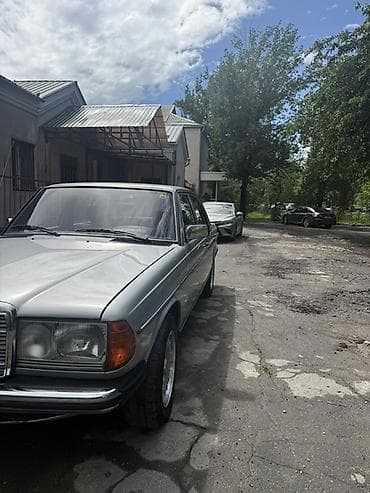 mers c: Mercedes-Benz W123: 1984 г., 2.4 л, Механика, Дизель, Седан — 2