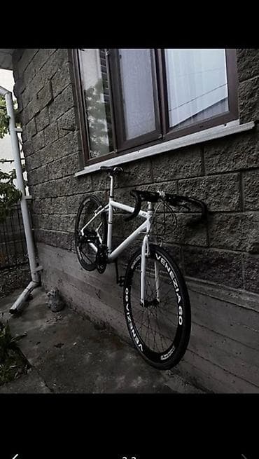 aventon фикс: Шоссейный велосипед с легкой алюминиевой рамой - Рама: алюминий — 2
