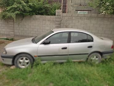 Транспорт: Toyota Avensis: 2002 г., 1.6 л, Механика, Бензин, Седан — 2