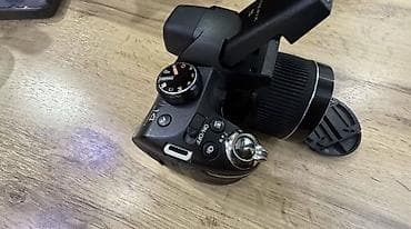 hot 50: FUJIFILM FinePix S — компактная ультразуум‑камера с эргономичной — 3