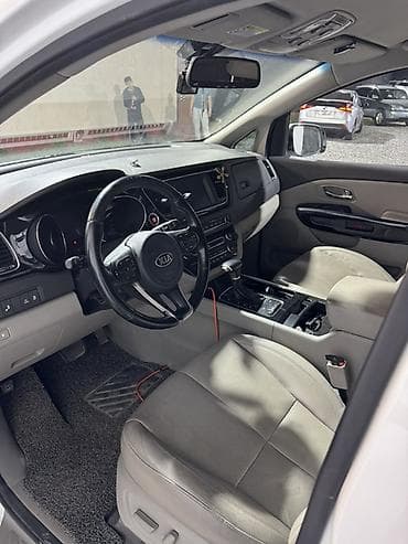 transporter multivan: Kia Carnival: 2018 г., Минивэн — 6