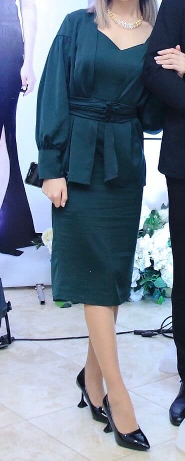 Женская обувь: Платье с пиджаком
1 выход — 2