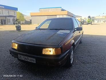 Volkswagen Passat: 1988 г., 1.8 л, Механика, Бензин, Седан