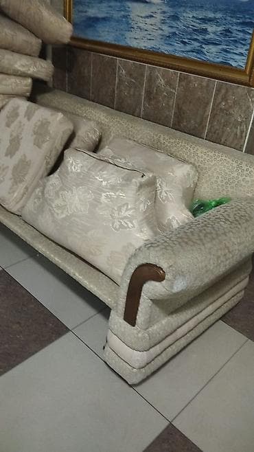 Классический мягкий гарнитур для гостиной Состав: - диван 3-местный - — 1