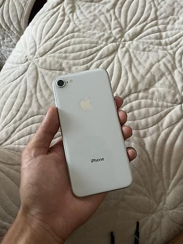 часы спортивеые: IPhone 8, Б/у, 64 ГБ, Белый, Чехол, 78 % — 1
