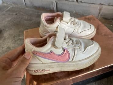 фирменные красовки: Детские кроссовки/кеды для девочки. Характеристики: - Высокая модель — 4