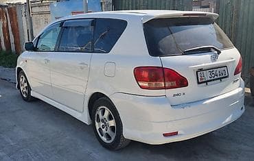 Toyota Ipsum: 2002 г., 2.4 л, Автомат, Бензин, Минивэн — 4