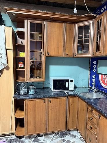 Продаётся угловой кухонный гарнитур. Продаём красивый и вместительный — 3
