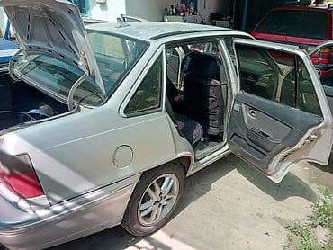 215 65 16c: Daewoo Nexia: 1997 г., 1.5 л, Механика, Бензин, Седан — 4