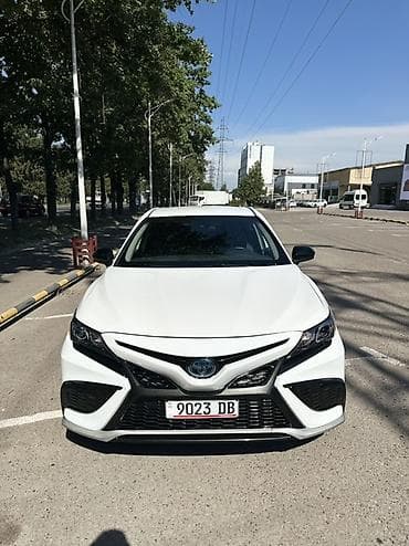 Toyota Camry: 2021 г., 2.5 л, Вариатор, Гибрид, Седан