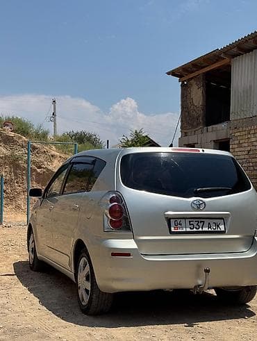 Унаа: Toyota Corolla Verso: 2005 г., 1.8 л, Кол менен иштөөчү, Бензин, Вэн/Минивэн — 5