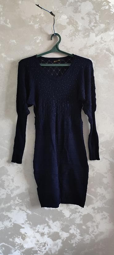 pull beer: Лёгкое трикотажное платье до колен,состояние отличное,под костюм и на — 1