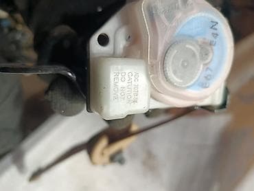 Детали салона: Автомобильный инерционный катушечный ремень безопасности — 4