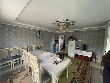Комнаты: Дом 5 комн. - Большая гостиная: светлые стены с фактурными обоями — 5