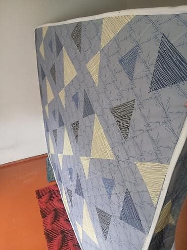 sofa bed: Спальный матрас, Б/у, Двуспальный, Пружинный, Синтепон, Матрасы средней жесткости — 3