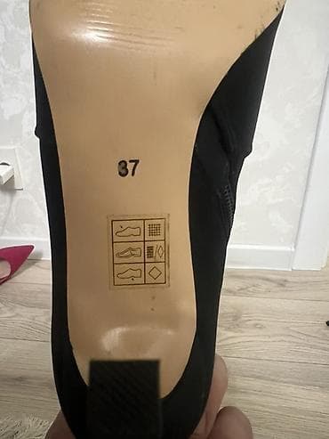 сапоги ботфорды: Черные женские сапоги-чулки на шпильке. - Модель: высокий сапог до — 3