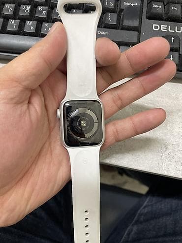 Huawei: Продаю Apple Watch 5 серии 40мм В отличном состоянии Батарея 99% В — 3