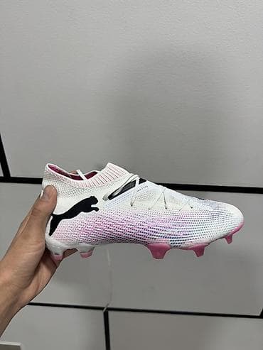 Спорттук сумкалар: Футбольные бутсы Puma Ultra (линейка скорости). - Тип поверхности — 1