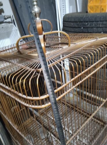 корм для птенцов волнистых попугаев: Клетка для птиц из бамбука, выполненная в традиционном стиле. Имеет — 7