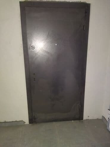 срочно продаётся 1 комнатная квартира в районе ошского рынка по улице молодая гвардия: 2 бөлмө, 61 кв. м, Элитка, 10 кабат, ПСО (өзү оңдоп түзөтүп бүтүү үчүн) — 9