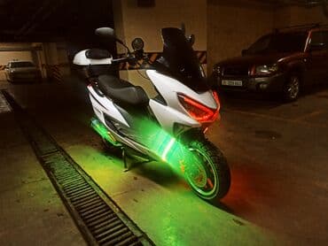 кофры для мотоцикла: Макси-скутер 150 куб. см, Бензин, Б/у — 1