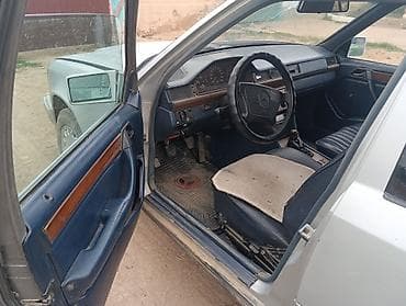 перекур аккумулятор: Mercedes-Benz W124: 1988 г. — 6