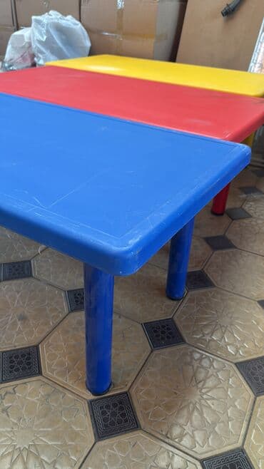 современные кухонные столы: Столы Стол Пластиковые столы детские Состояние:Б/У Размер: Размер — 2