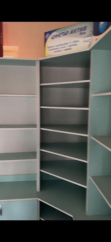 Витрины: Торговое оборудование для аптеки/магазина: витрина‑прилавок и стеллажи — 3