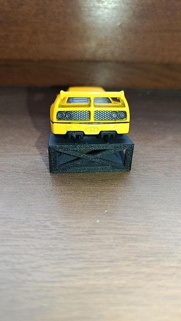 сувит: Масштабная модель спортивного автомобиля hot wheels Ferrari F40 в — 3