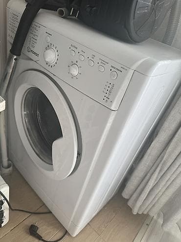 3000: Стиральная машина Indesit * Продается под ремонт или на запчасти. * — 1