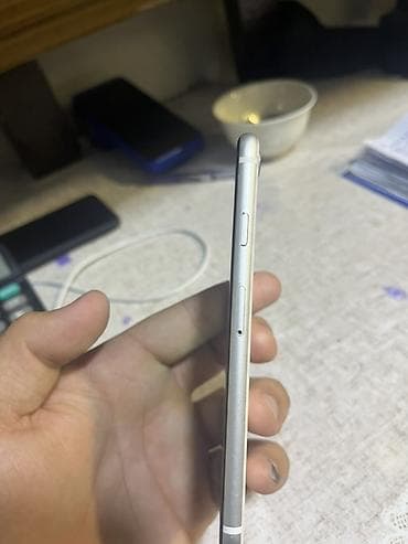 Техника и электроника: IPhone SE, Б/у, 64 ГБ, Белый — 5