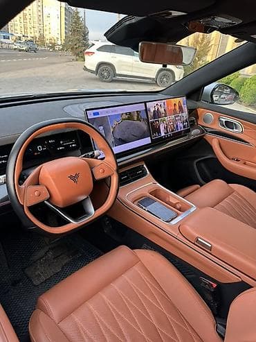 зарядка на электрокар: Электрический кроссовер (серебристый металлик) NETA L плагин бензин — 7