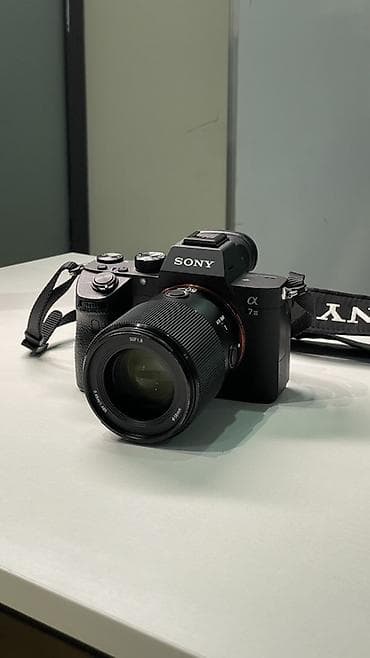 Техника и электроника: Беззеркальная полнокадровая камера Sony α7 III с объективом Ynlens — 1