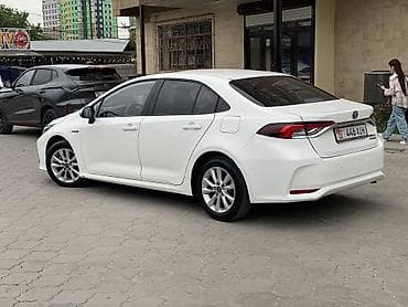gac gs3: Toyota Corolla: 2023 г., 1.8 л, Вариатор, Гибрид, Седан — 4