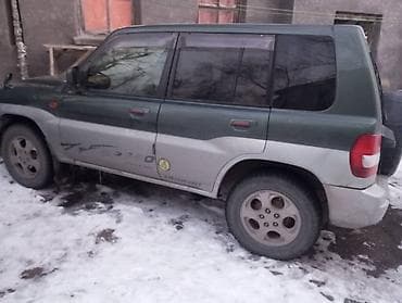 sprinter 4 4: Компактный внедорожник 5‑дверный, тёмно‑зелёный верх/серый низ — 2