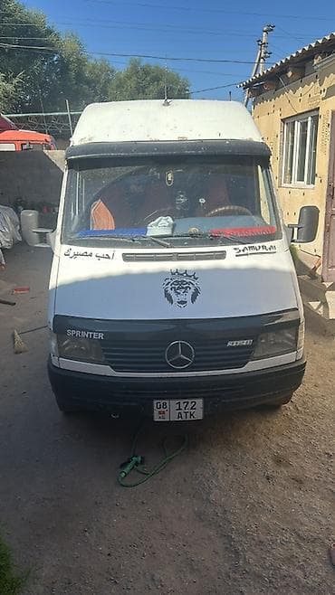 фургон будка: Легкий грузовик, Mercedes-Benz — 4